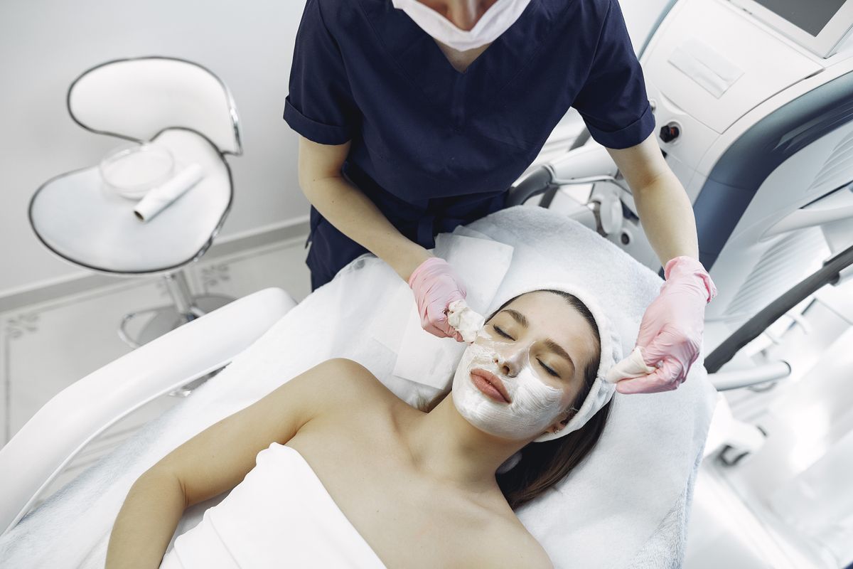 Facial skin treatment in a clinic